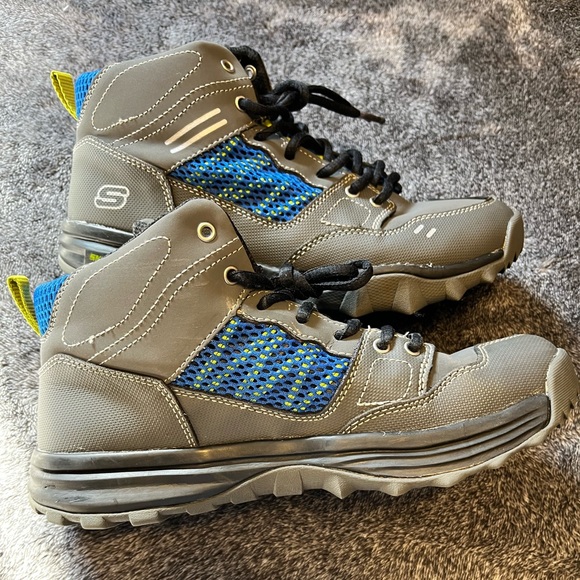 Skechers boys size 6 - Picture 1 of 8